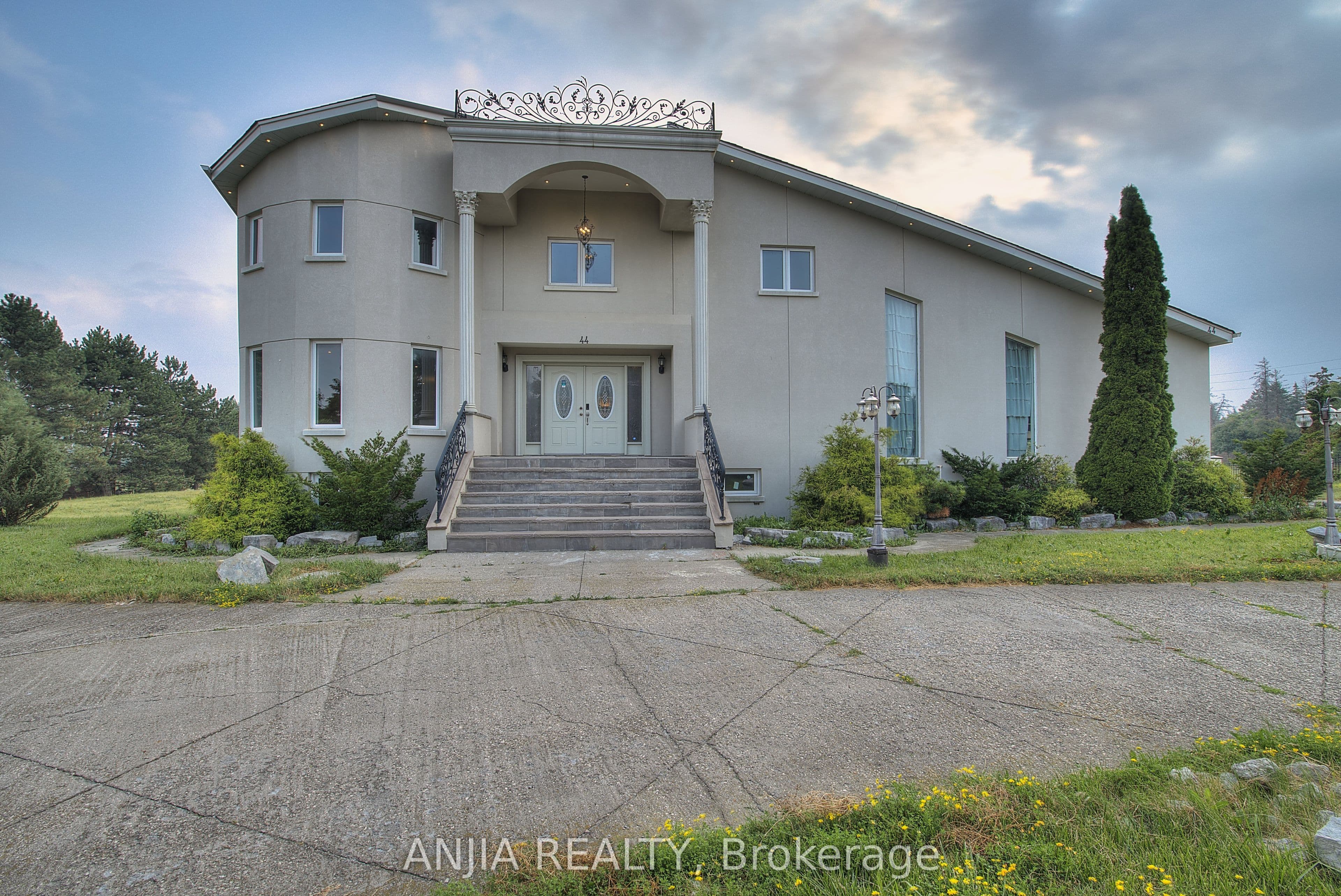 Property at 44 Bellini Avenue, Brampton, ON L6P 0E2