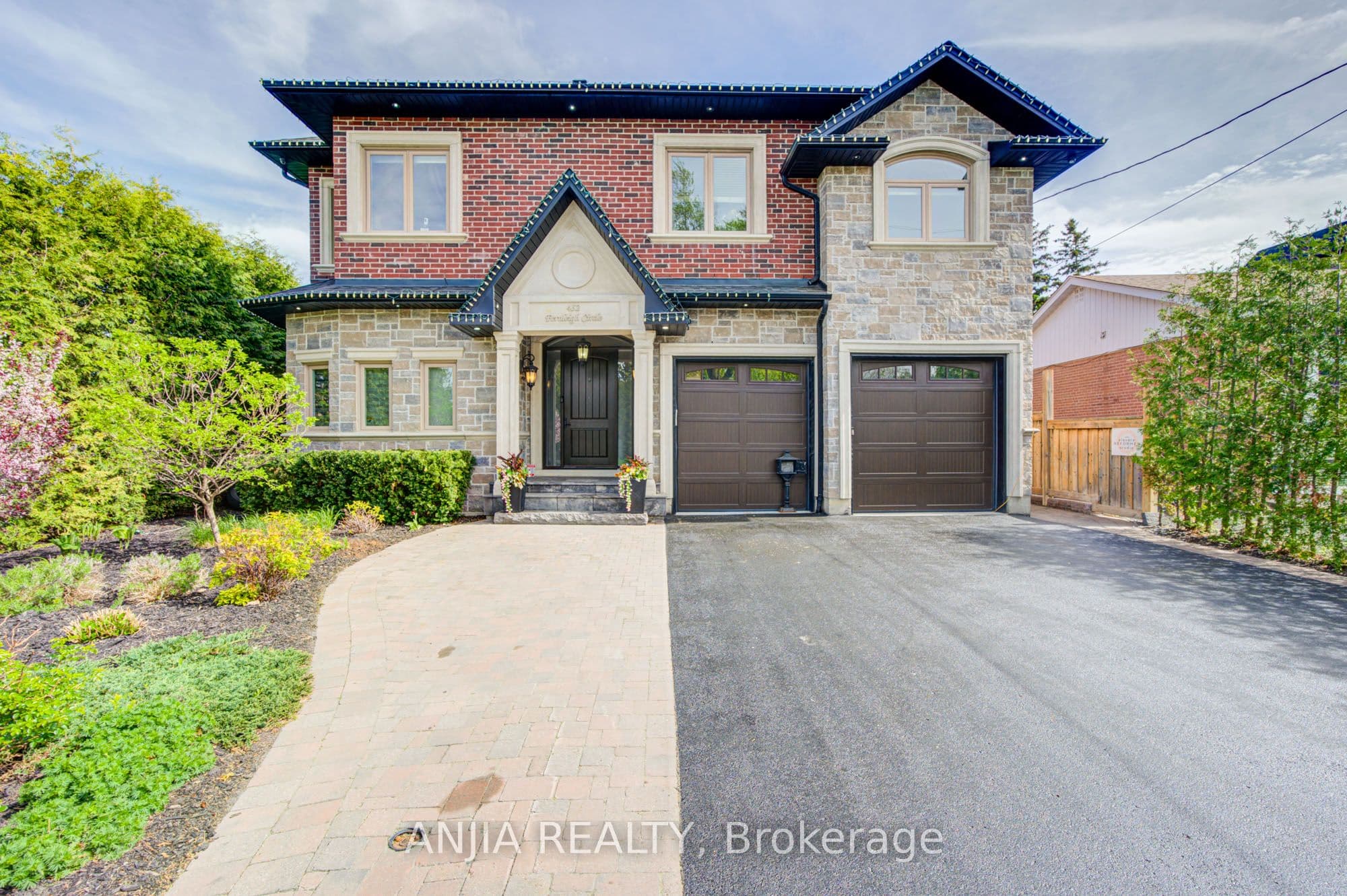 Property at 452 Fernleigh Circle S, Richmond Hill, ON L4C 1E6